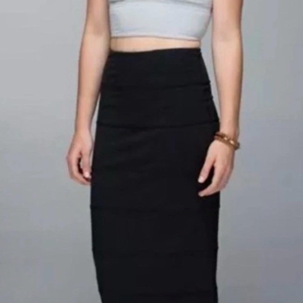 Lululemon Yoga Over Skirt Womens 4 Black Bodycon Midi Pull On Luon